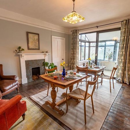 Bed and Breakfast Nutsford House Далвертон Экстерьер фото